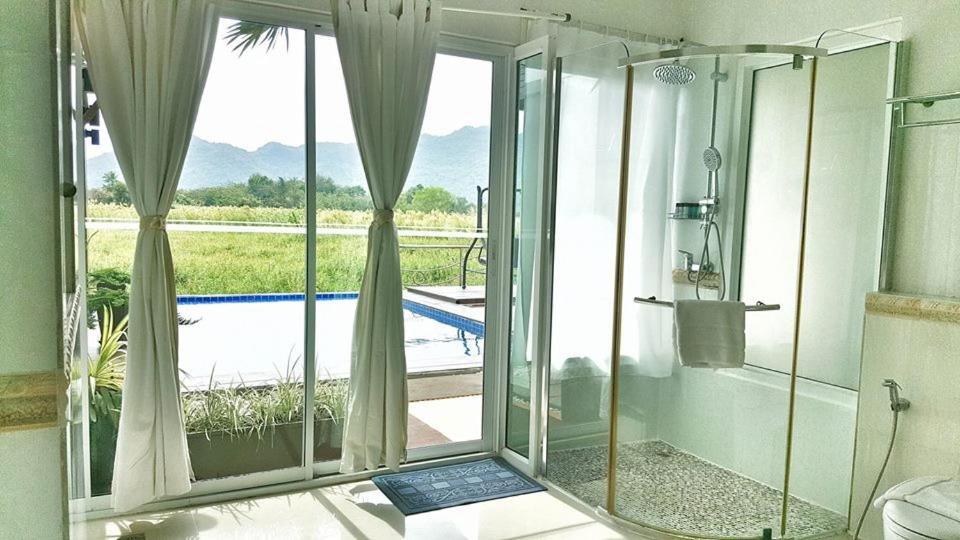 The Vista Pool Villa Kanchanaburi Esterno foto