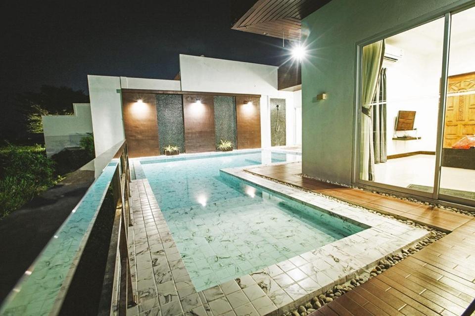 The Vista Pool Villa Kanchanaburi Esterno foto