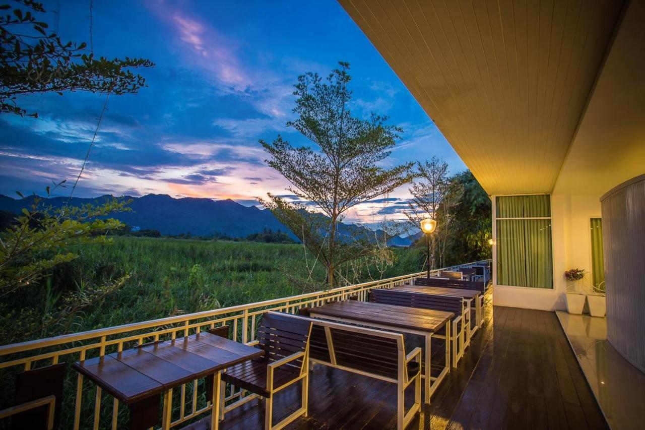 The Vista Pool Villa Kanchanaburi Esterno foto